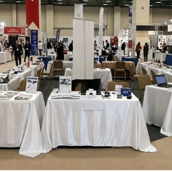 300x150 cm Saten Masa Örtüsü